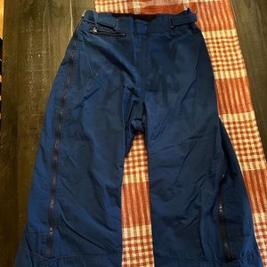 Patagonia woman’s snow pants! Size 8…. Like new condition